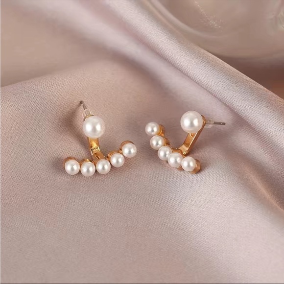 🤍Premium Double-Sided Pearl Stud Earrings - Light Luxury Design - Picture 3 of 5